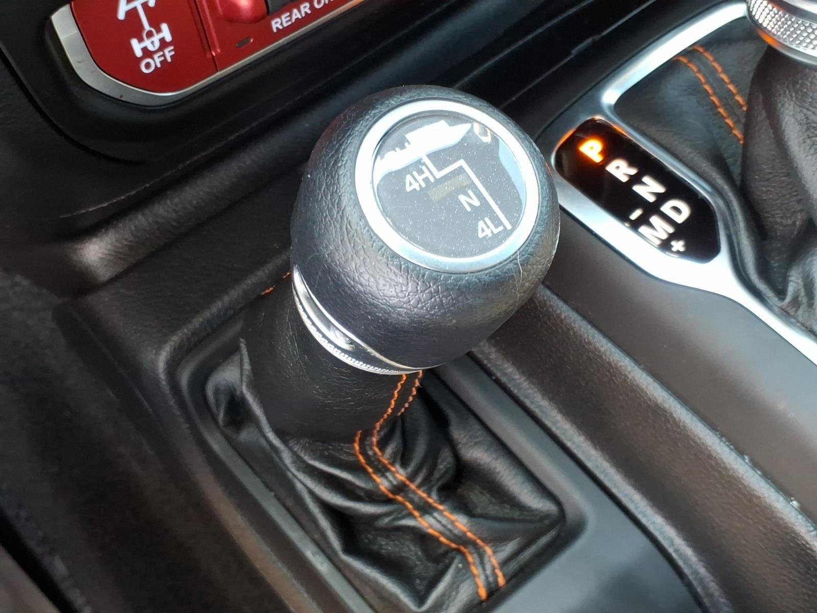 Used 2022 Sting-Gray Clearcoat Jeep Mojave image 7