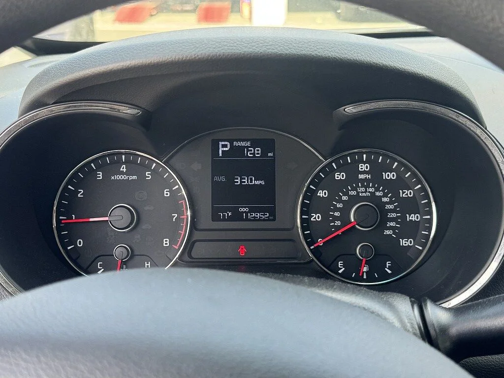 Used 2017 White Kia LX image 5