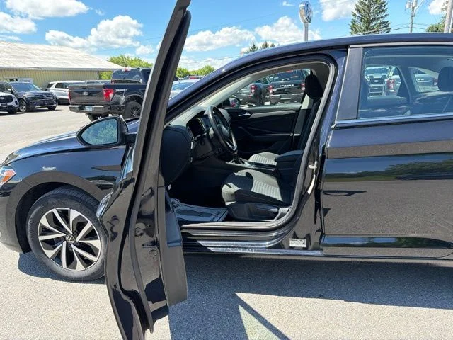 Used 2023 Deep Black Pearl Effect Volkswagen  image 25