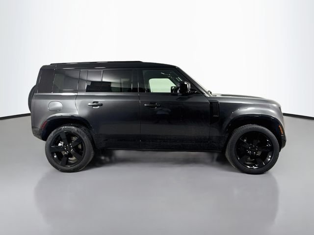 New 2026 Carpathian Grey Land Rover X-Dynamic SE image 4