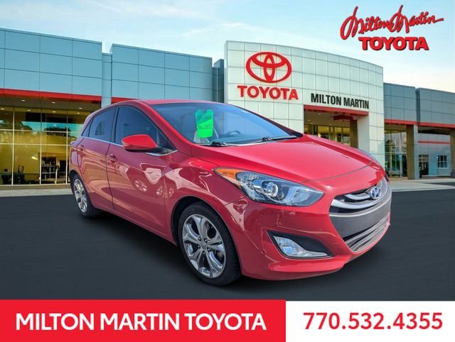 Used 2013 Red Hyundai Base image 1