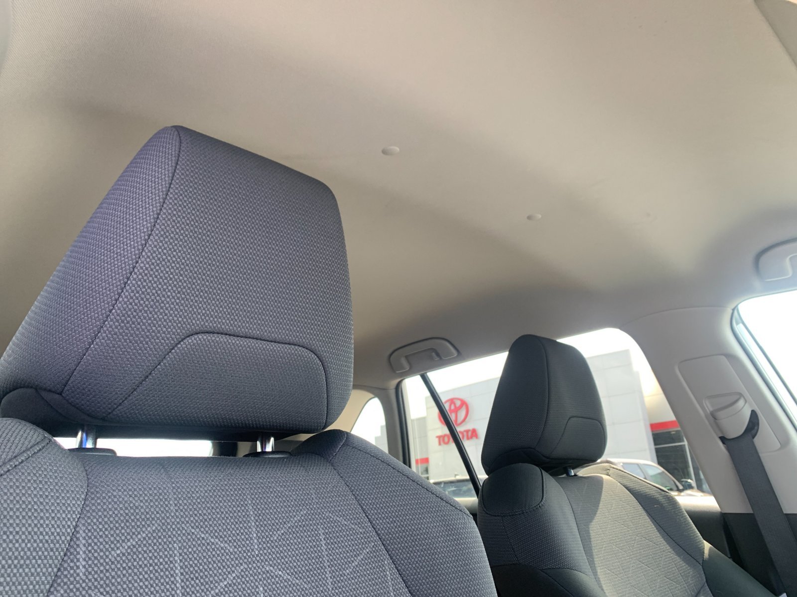 Used 2025 White Toyota XLE image 19