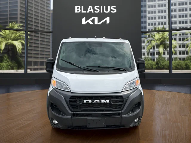 Used 2025 White Ram Base image 8