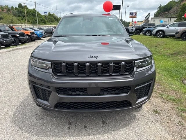 New 2026 Baltic Gray Metallic Clear-Coat Exterior Paint Jeep Altitude image 8