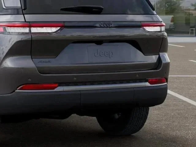 New 2026 Baltic Gray Metallic Clear-Coat Exterior Paint Jeep Altitude image 117