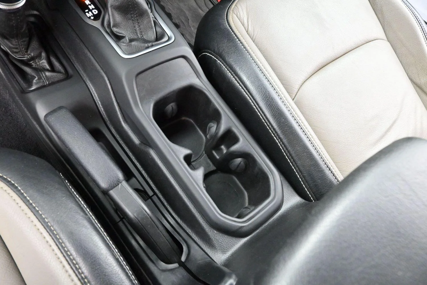Used 2020 Bright White Clearcoat Jeep Sport S image 19