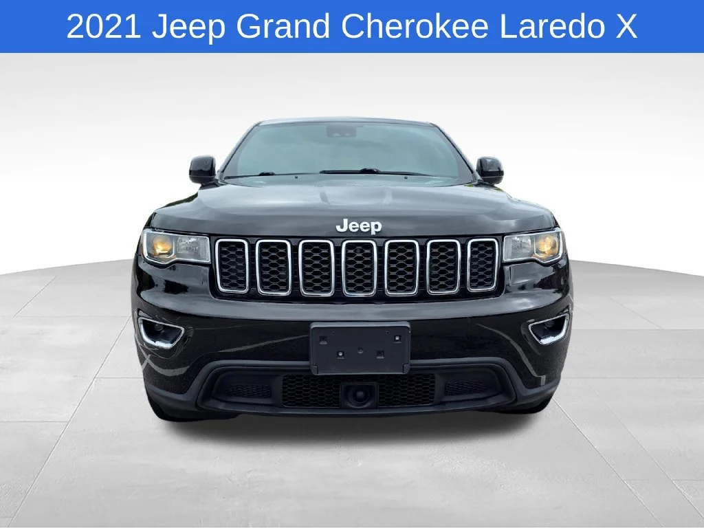 Used 2021  Jeep Laredo X image 9