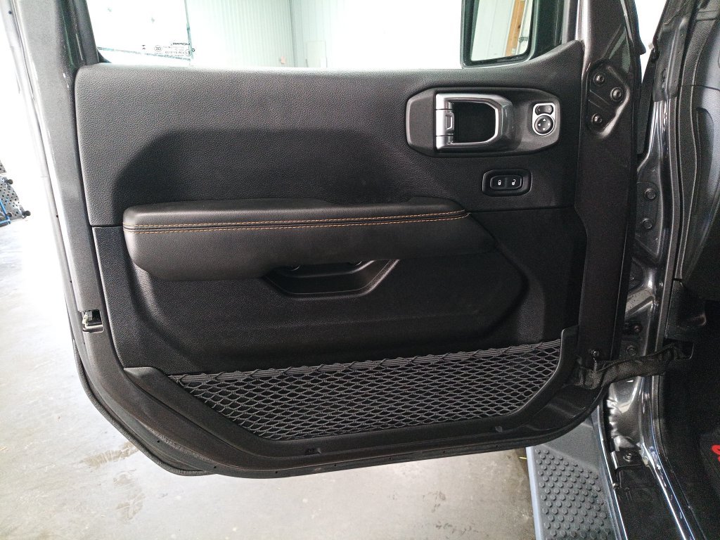 Used 2025 Gray Jeep Sahara image 14