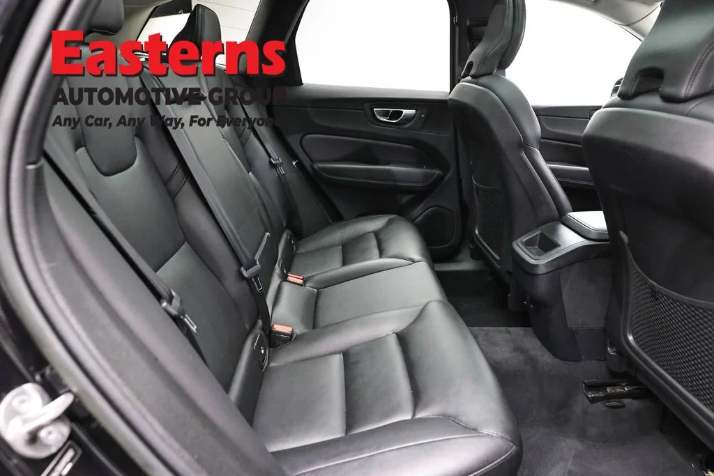 Used 2023 Black Volvo B5 Core image 22