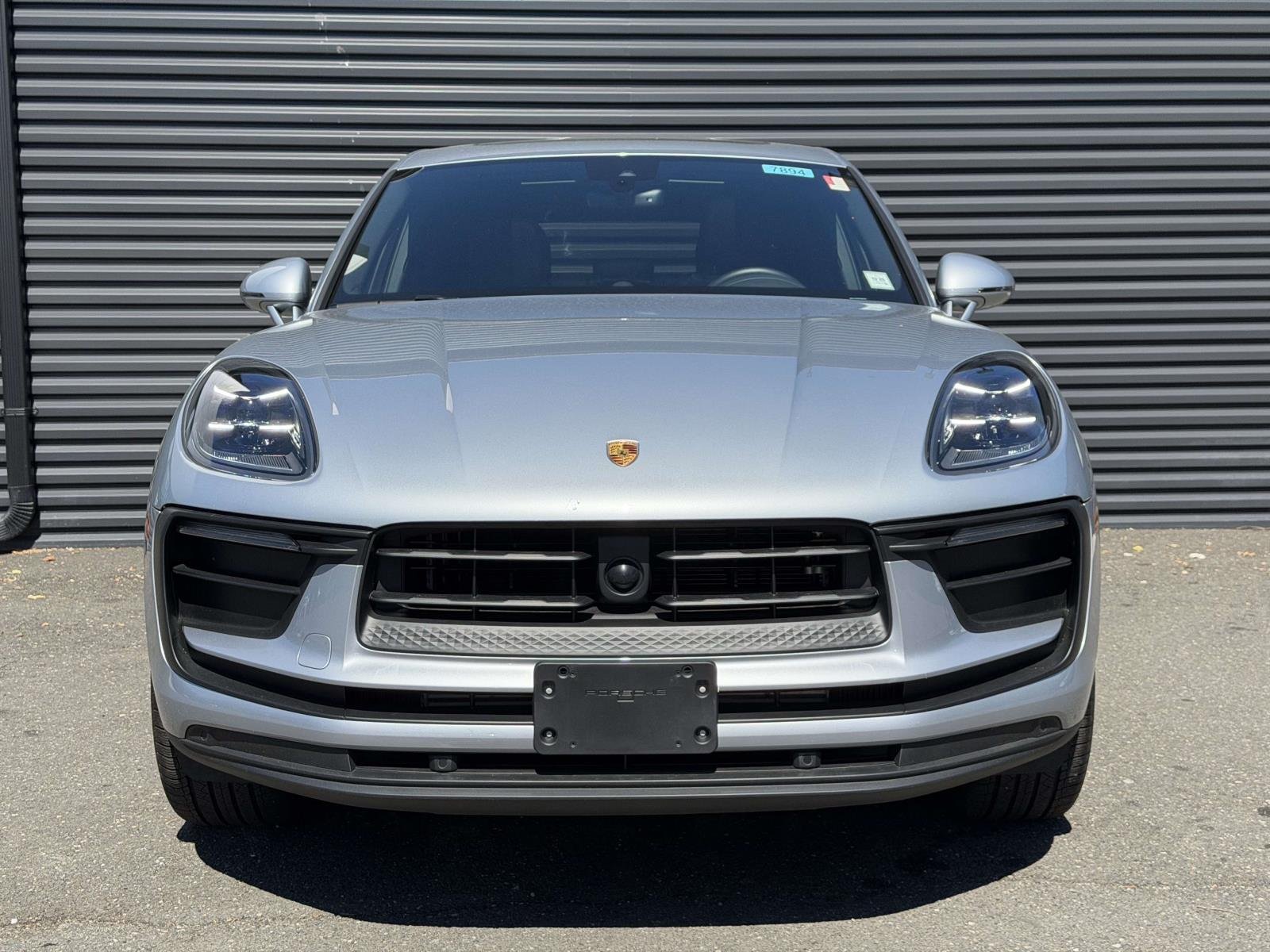 2026 Porsche Macan - Photo 12