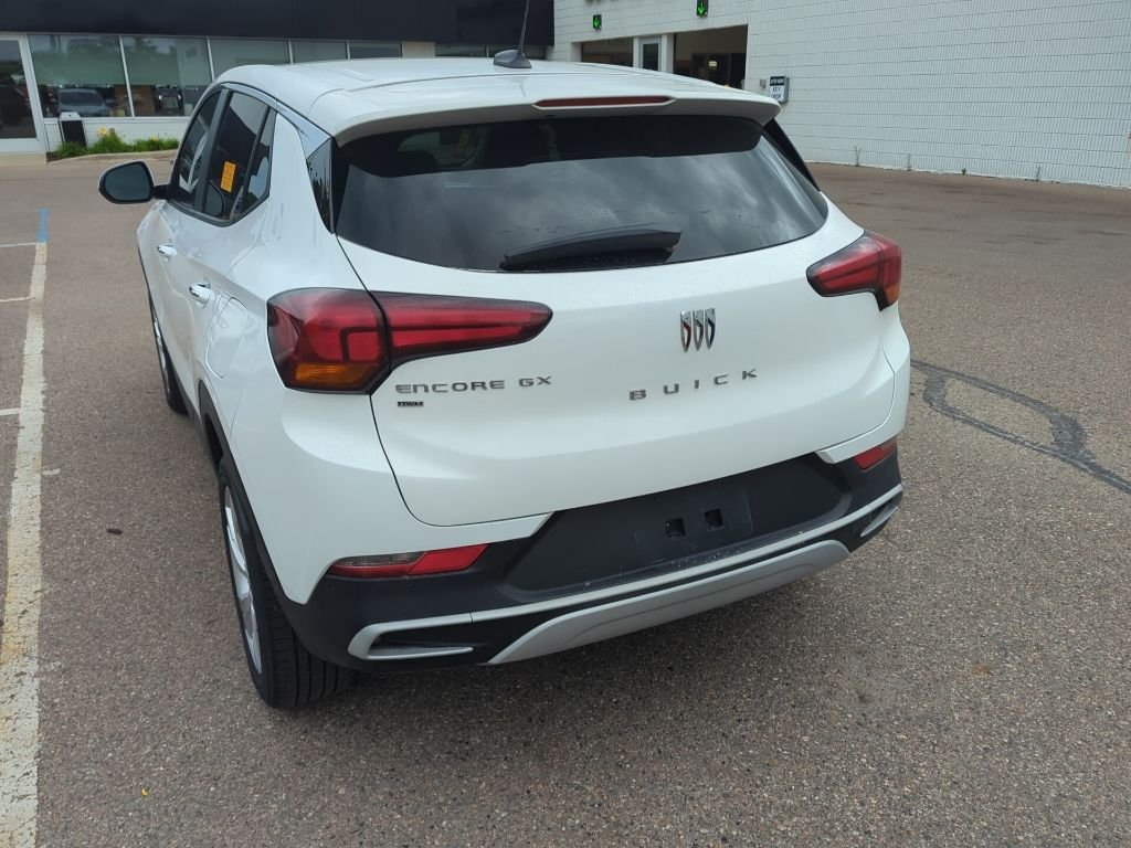 Used 2025 Summit White Buick Preferred image 4
