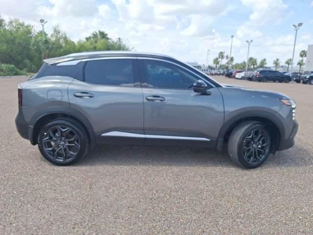 Used 2025 Gray Nissan SR image 8