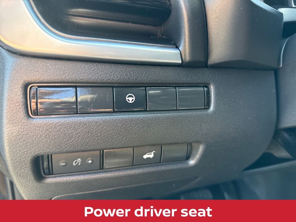 Used 2021 Super Black Nissan SV premium w/heated seats & panoramic roof image 16