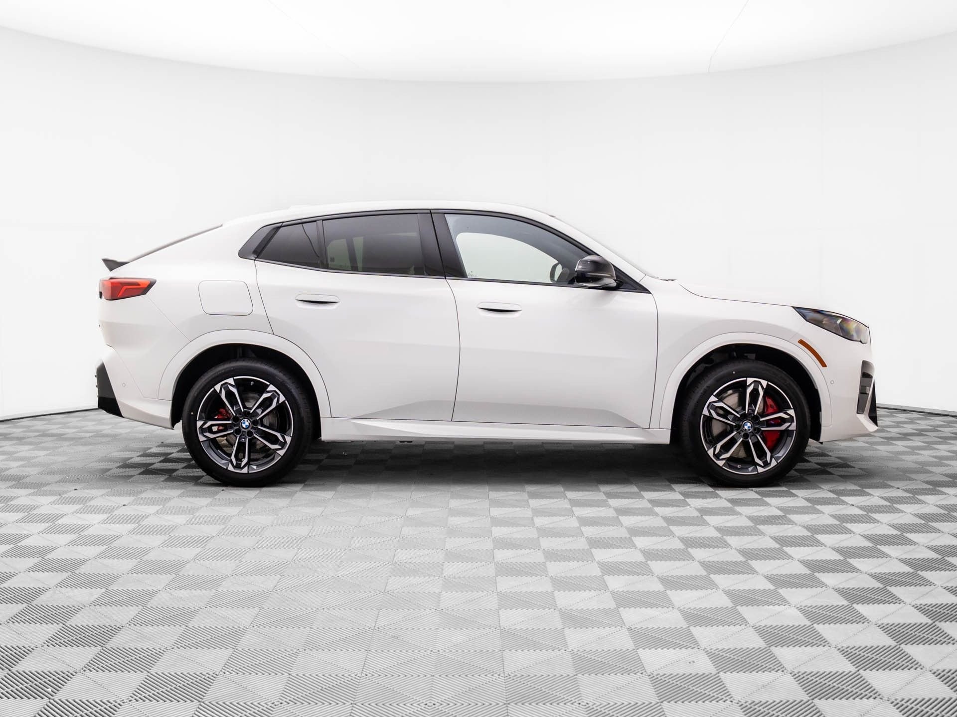 New 2026 Alpine White BMW xDrive28i image 7