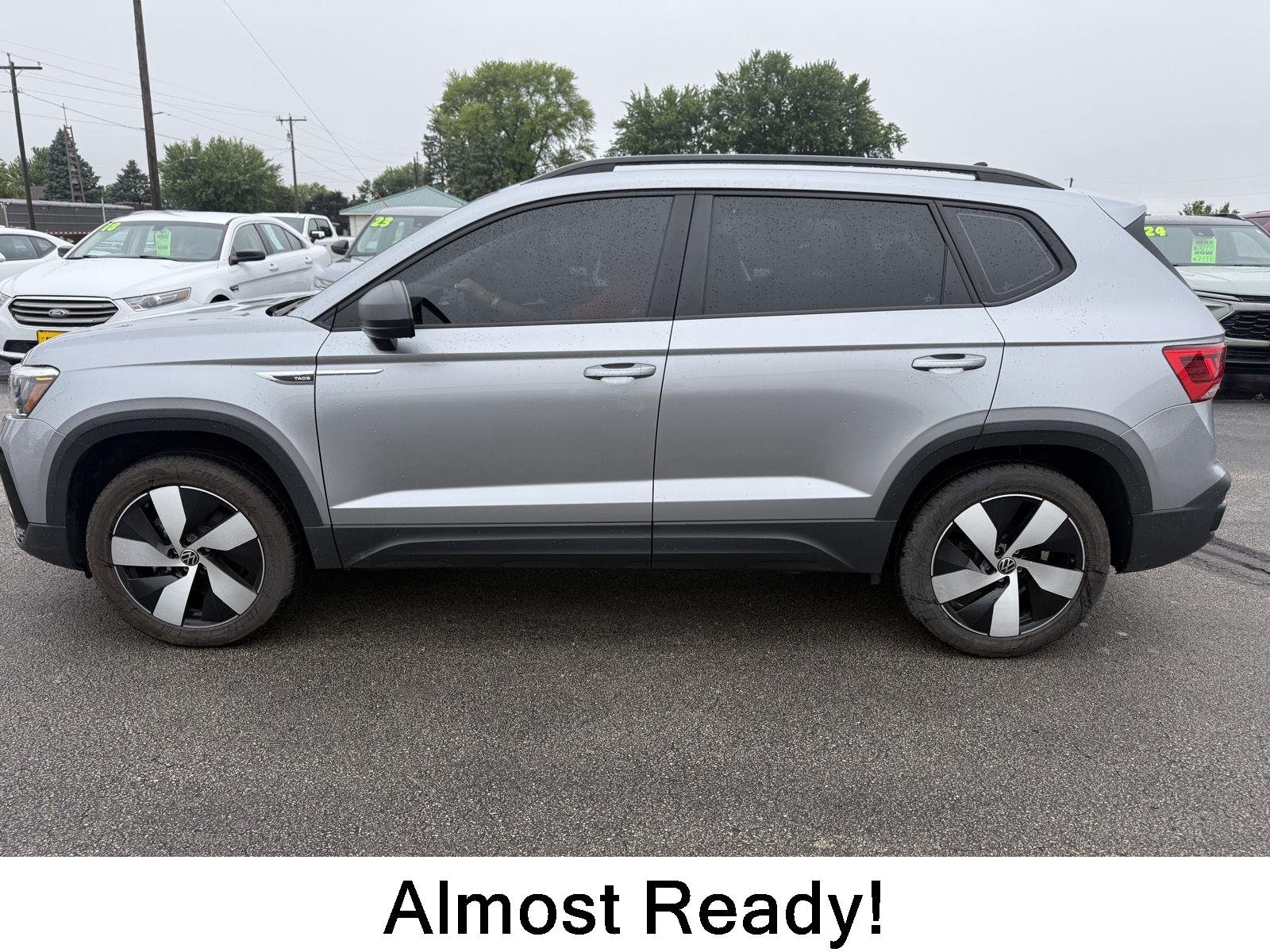 2024 Volkswagen Taos 1.5T S 4Motion's photo