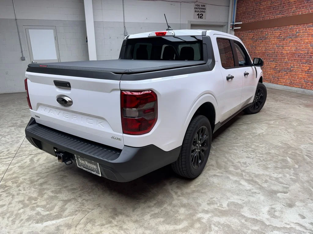 Certified Used 2024 Oxford White Ford XLT image 4