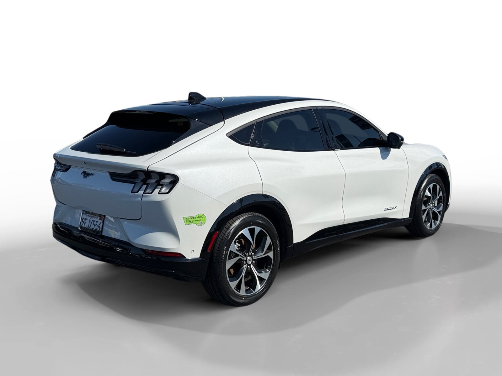 Certified Used 2023 White Metallic Ford Premium image 5