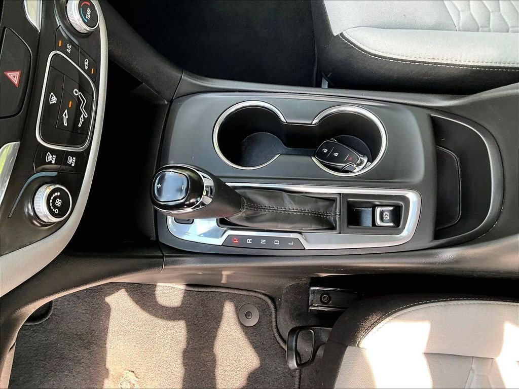 Used 2018 Beige Chevrolet LS image 19