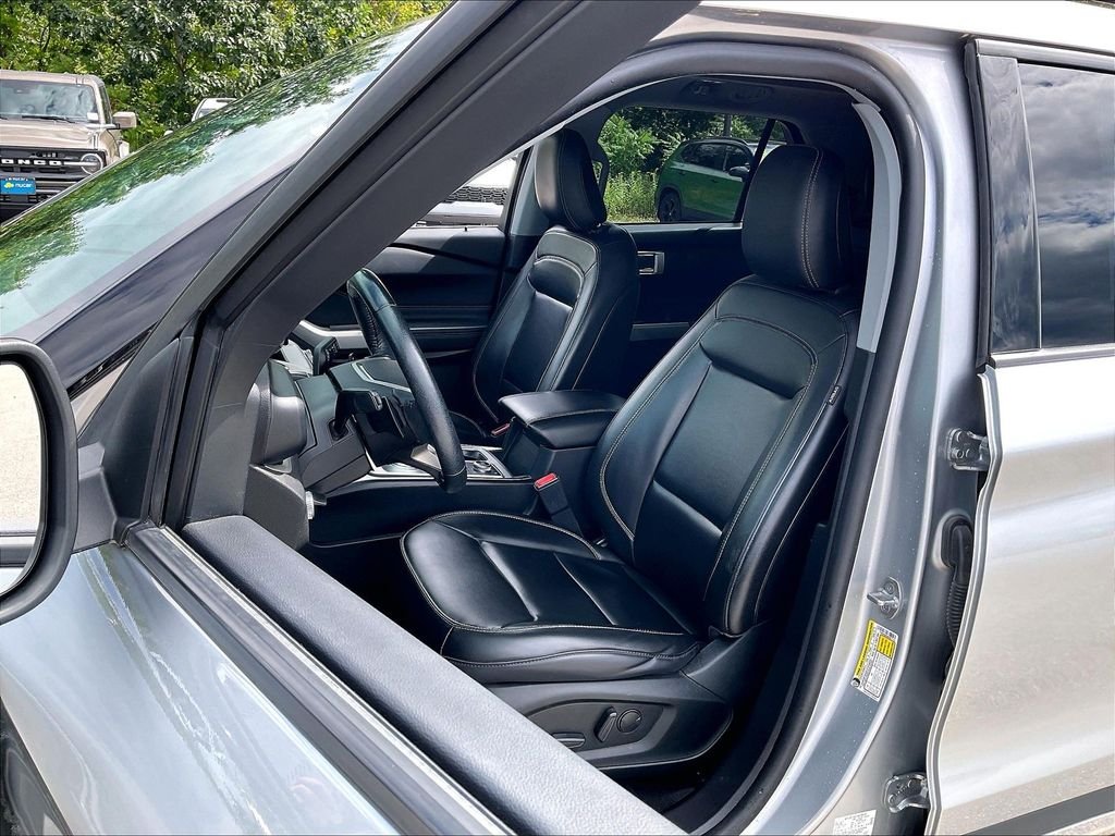 Used 2021 Iconic Silver Metallic Ford XLT image 9