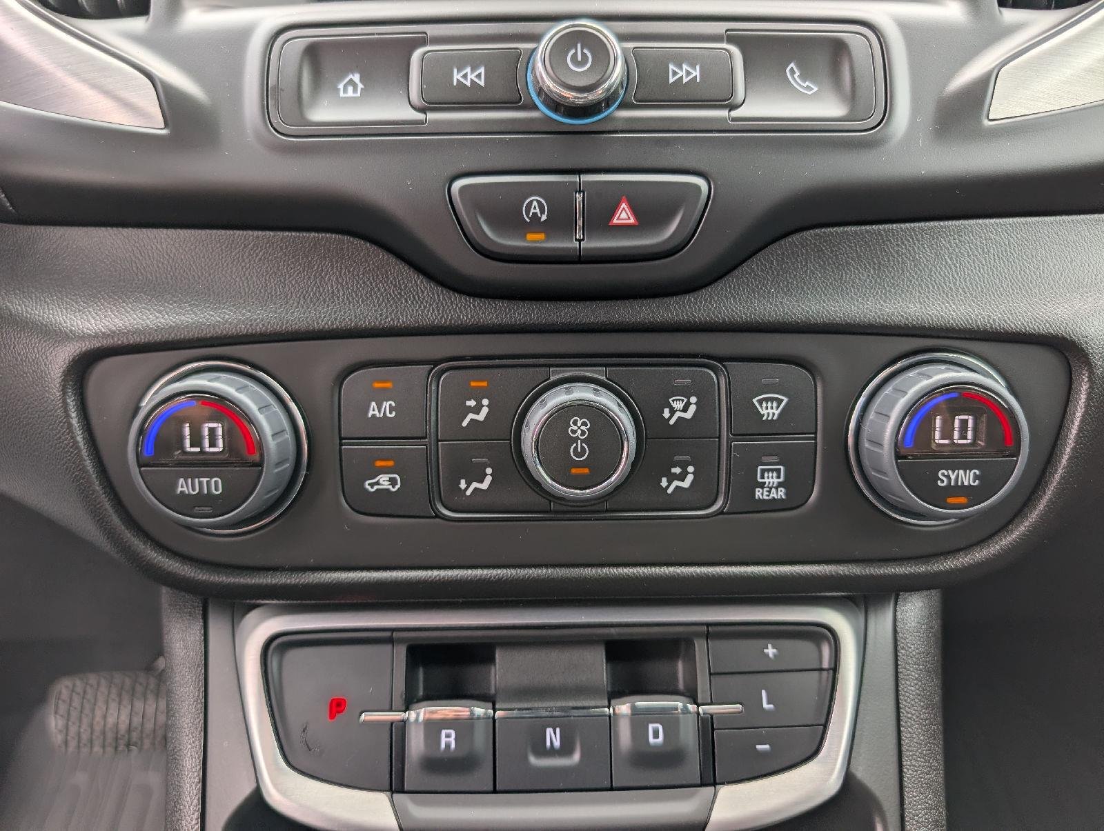 Used 2024 Summit White GMC SLE image 17