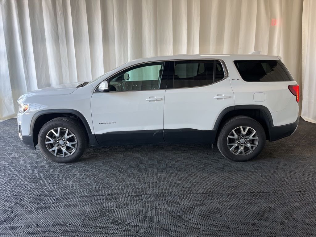Used 2023 White GMC SLE image 25