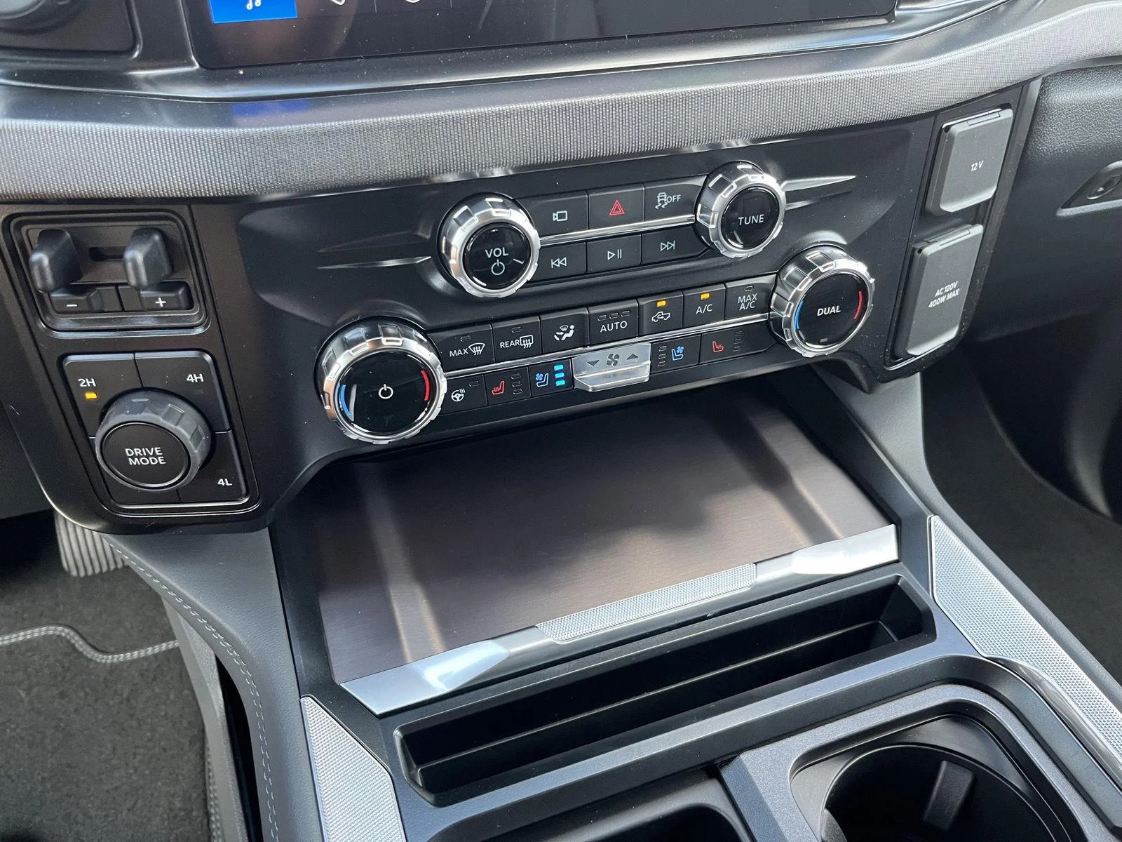 New 2026 Star White Metallic Tri-Coat Ford F-350® Platinum® image 21