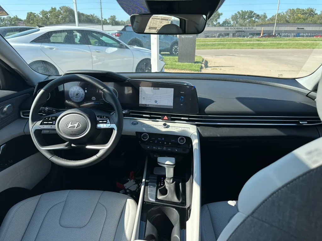 New 2026 Ecotronic Gray Hyundai Limited image 3