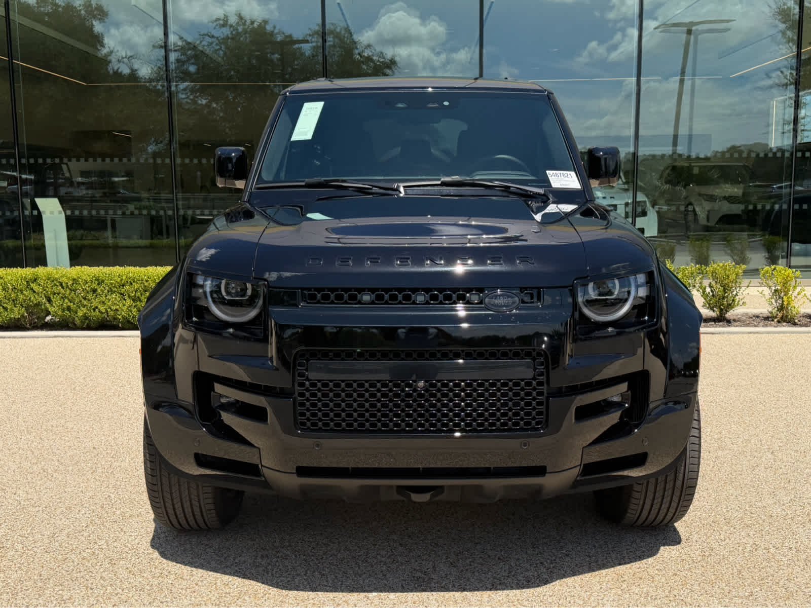 2026 Land Rover Defender OCTA Black - Photo 2
