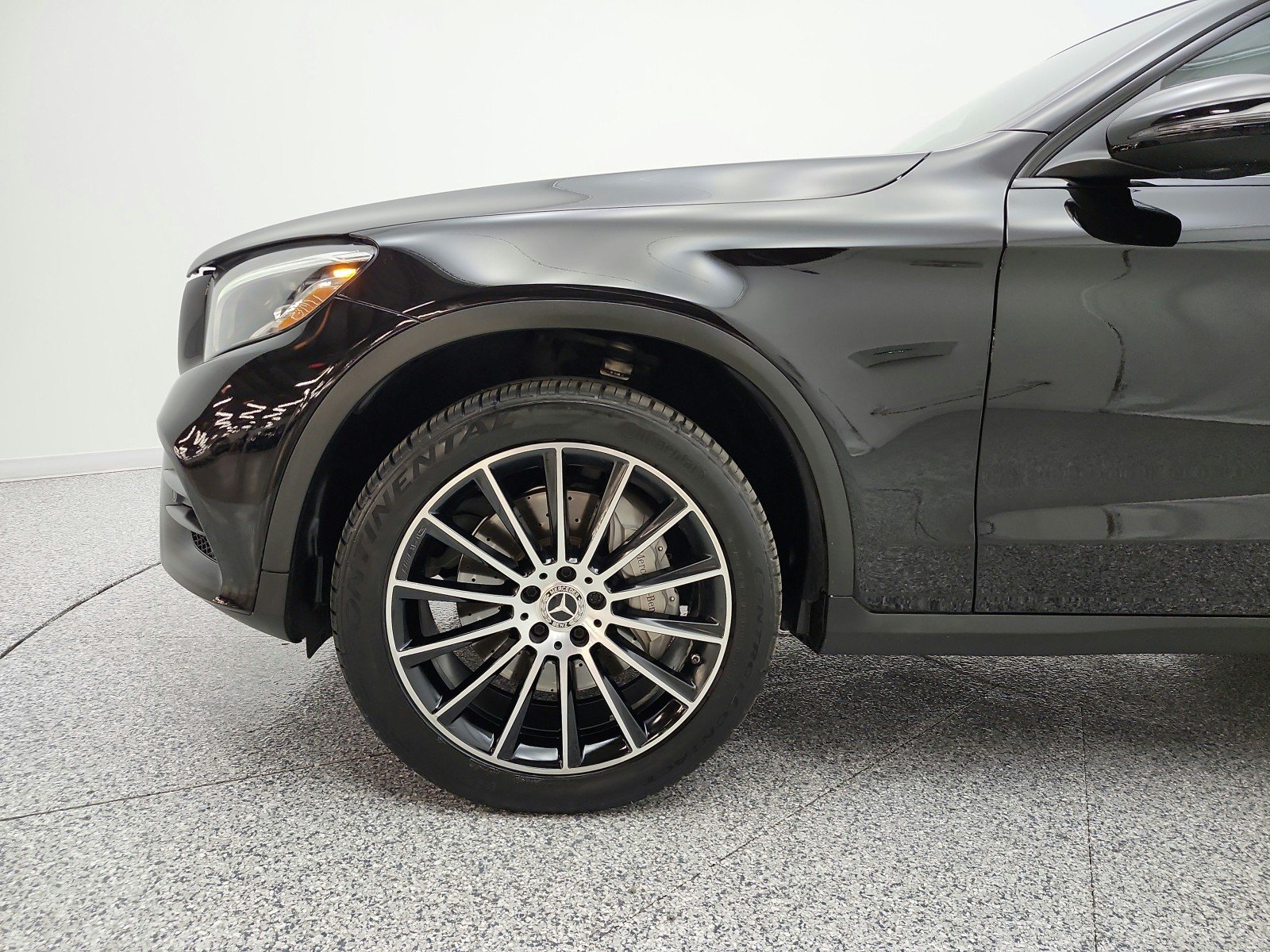 Used 2019 Black Mercedes-Benz GLC 300 SUV image 22