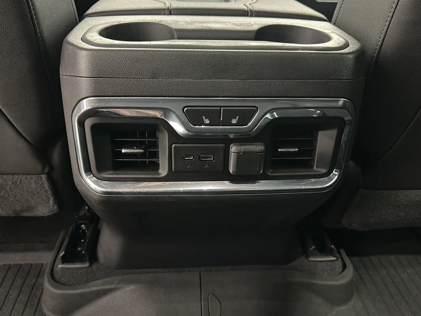 Used 2020 Summit White GMC AT4 image 25