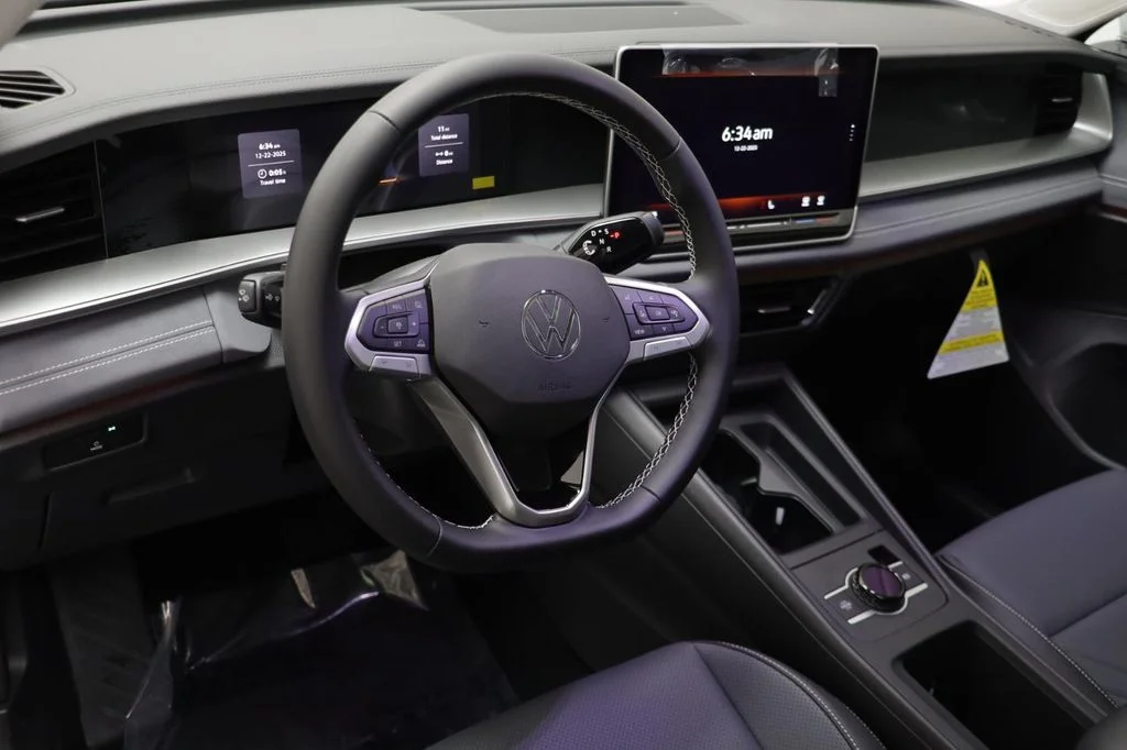 2026 Volkswagen Tiguan SE - Photo 7
