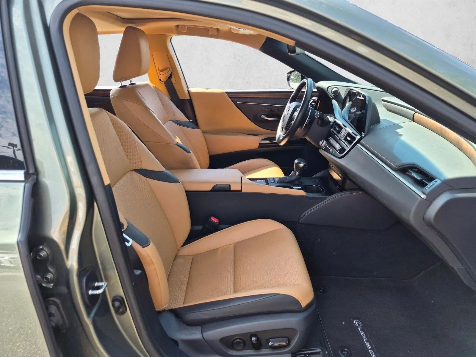 Used 2024 Sunlit Green Lexus ES 300h image 20
