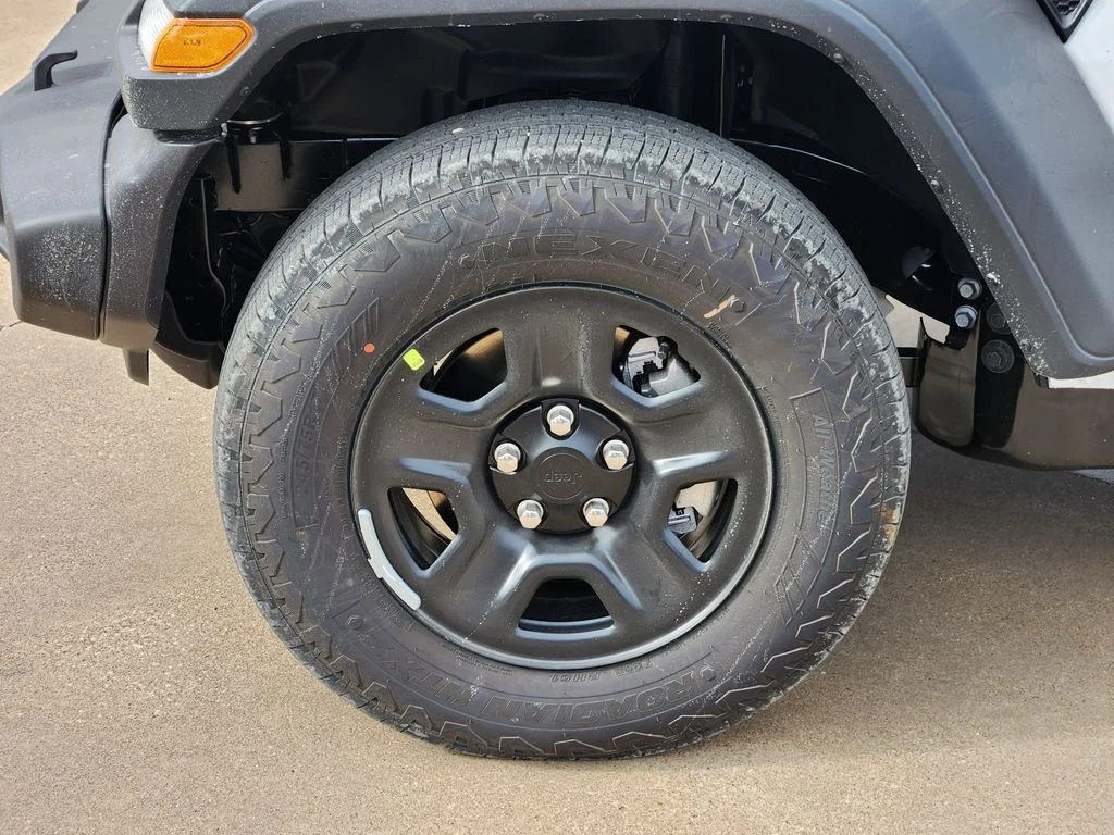 New 2026 Bright White Clear-Coat Exterior Paint Jeep Sport image 7
