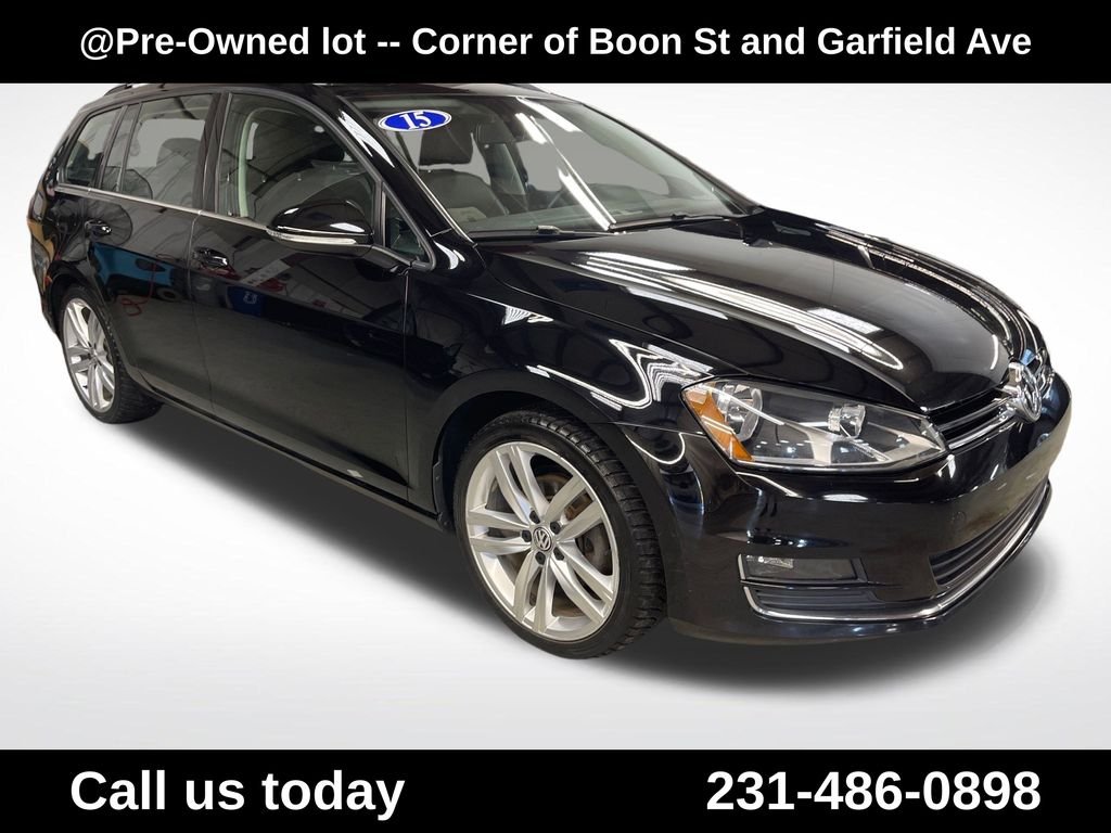 Used 2015  Volkswagen SEL image 11