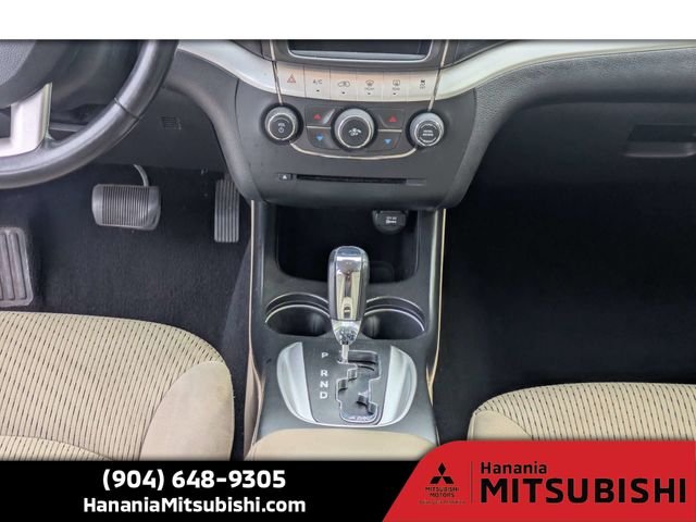 Used 2016 White Dodge SE image 19