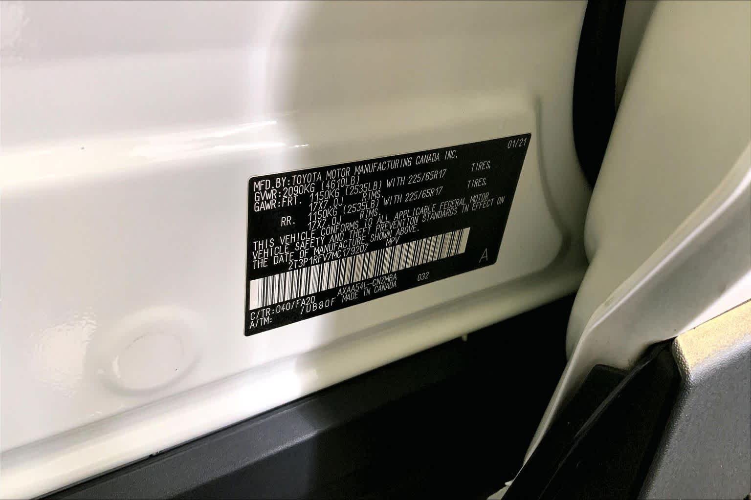 Used 2021 Super White Toyota XLE image 33