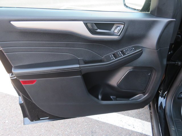 Used 2022 Agate Black Metallic Ford SE Hybrid image 20