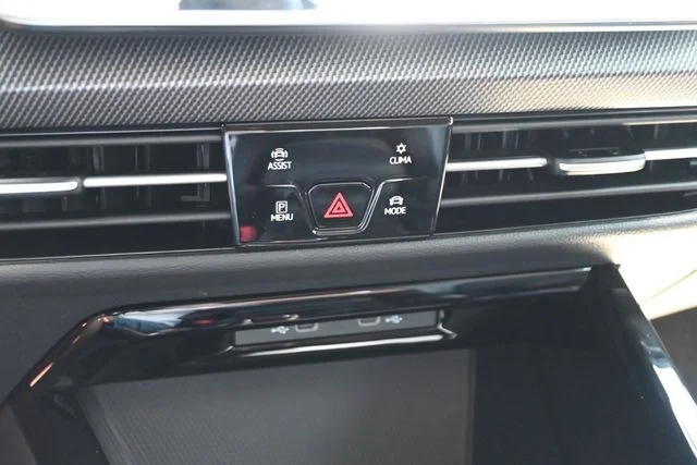 2025 Volkswagen Golf GTI SE - Photo 15