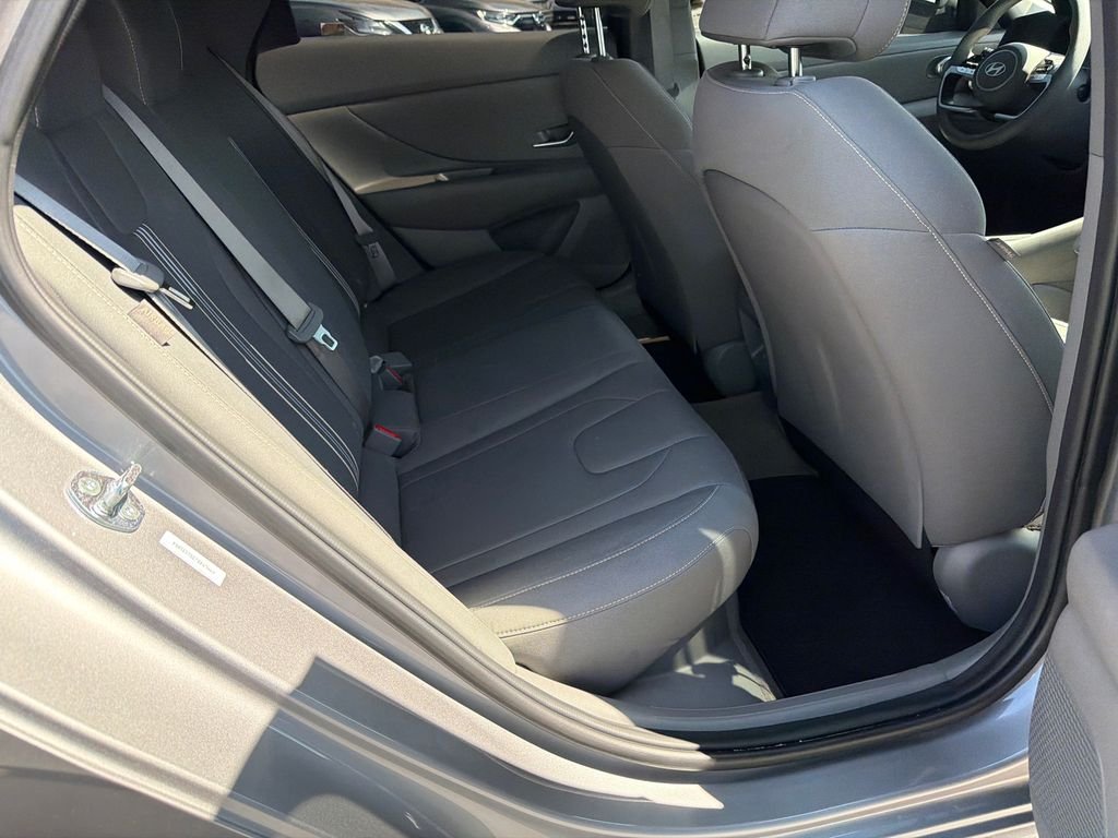 2025 Hyundai Elantra Blue - Photo 15