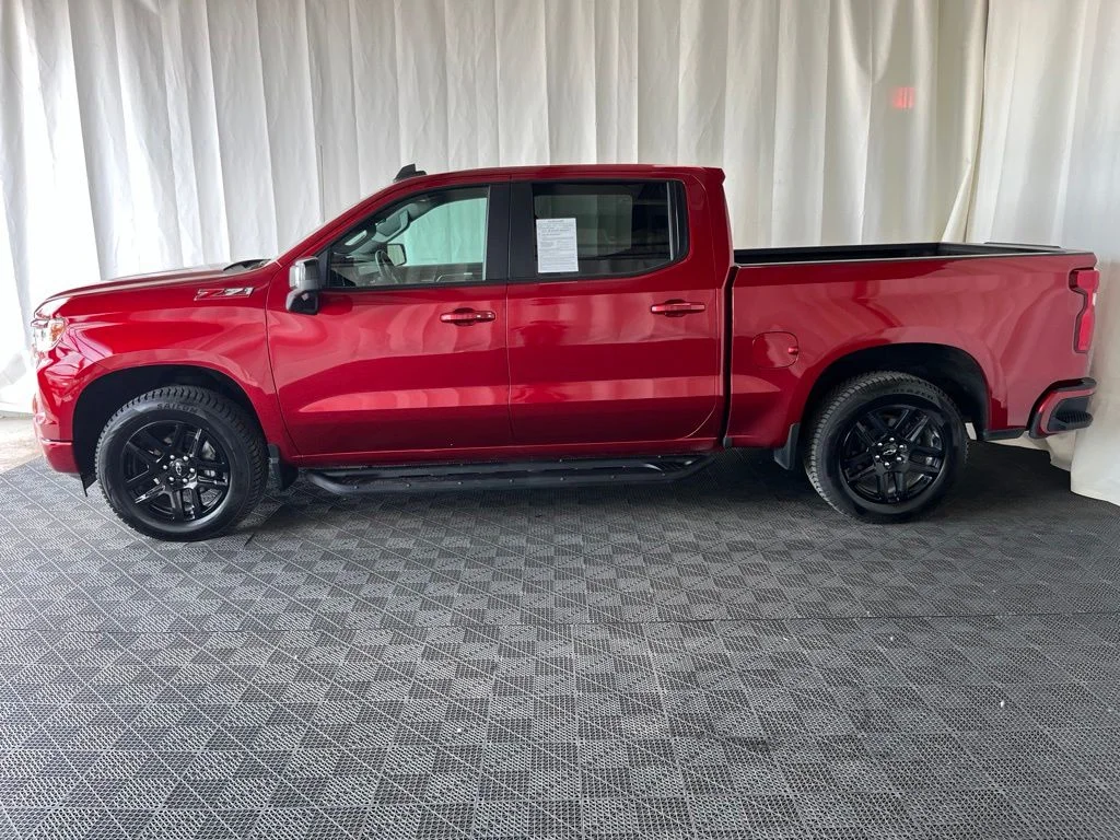 Used 2025 Red Chevrolet RST image 24