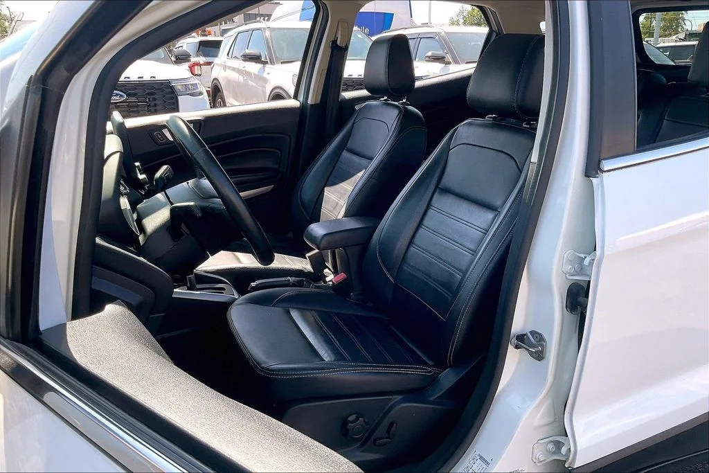 Used 2020 White Ford Titanium image 24