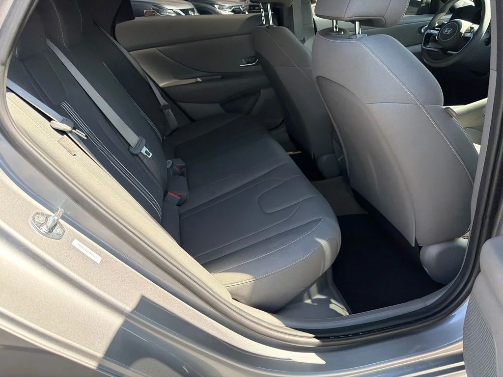 Used 2025 Silver Hyundai Blue image 15