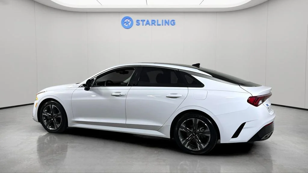 Used 2022 White Kia EX image 4