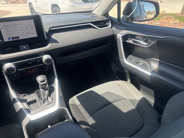 2023 Toyota RAV4 XLE - Photo 25