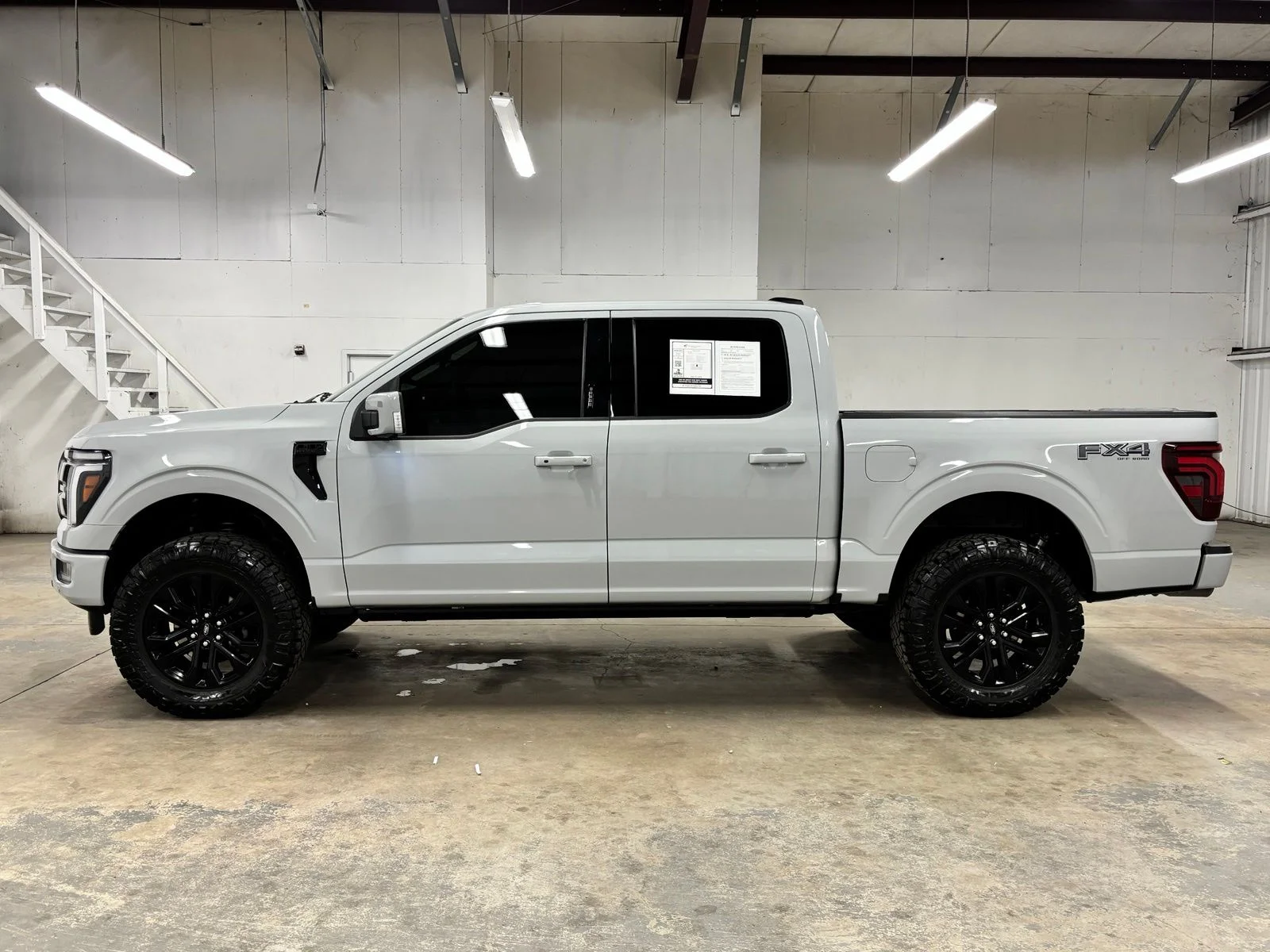 Used 2024 White Ford Lariat image 3