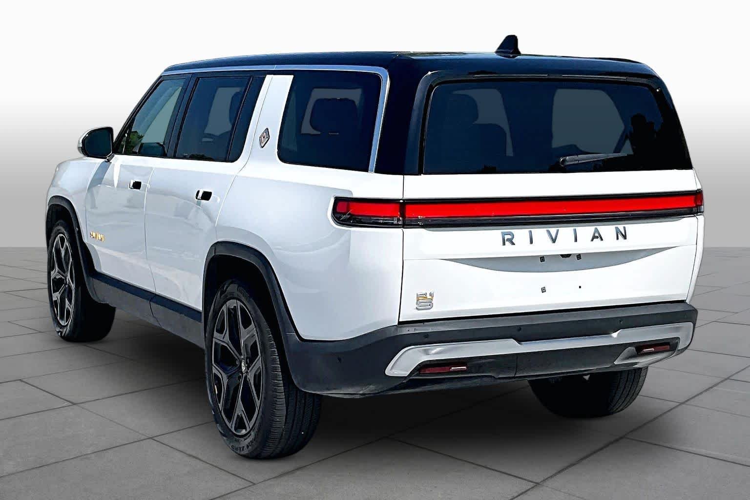 Used 2024 Glacier White Rivian Adventure image 10