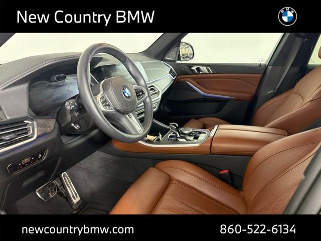Used 2023 Green BMW xDrive40i image 10