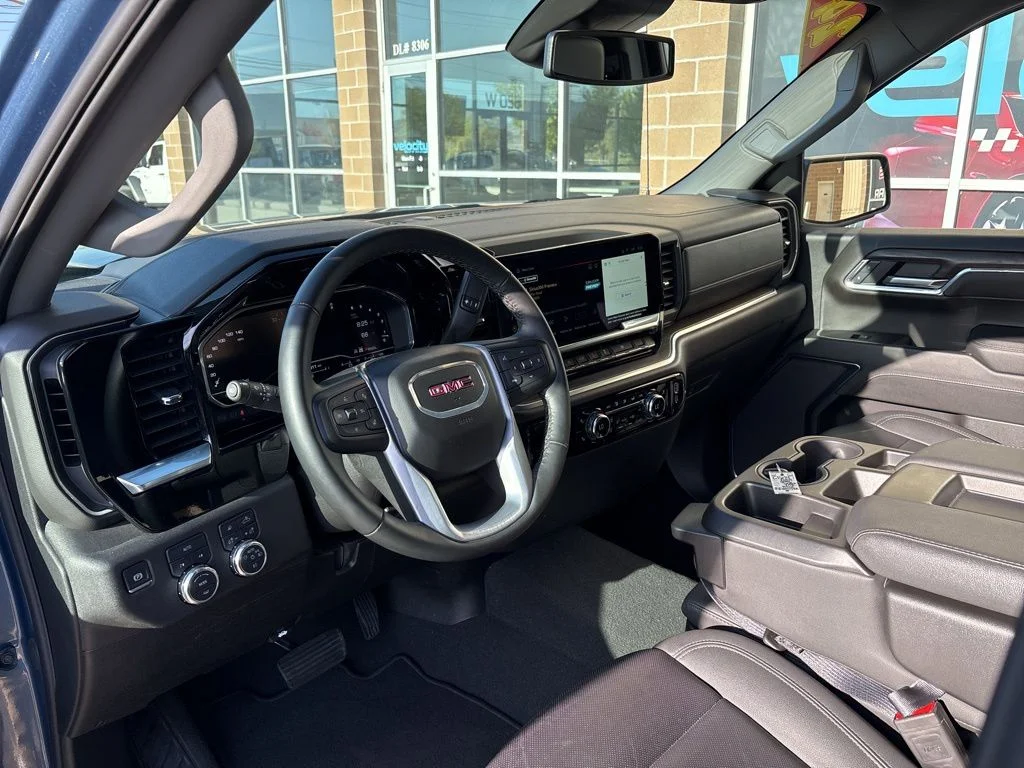 2024 GMC Sierra 1500 SLT - Photo 12