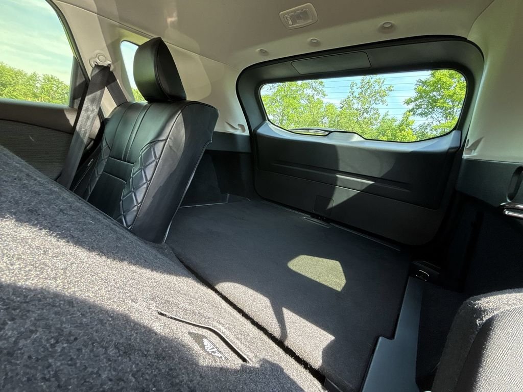 Used 2023 Gray Nissan SV image 26