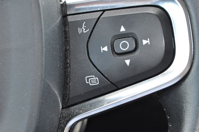 Used 2019 Silver Volvo Momentum image 29